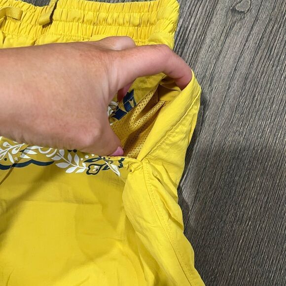 Free Assembly Yellow Tropical Floral Board Shorts Size 14/16 XL - Picture 2 of 6